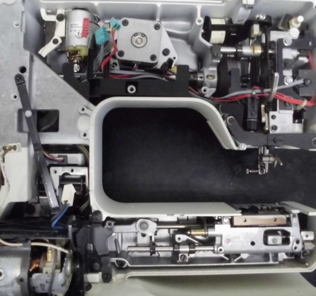 ホリデーヌ1240の分解オーバーホールメンテナンス修理|リッカーミシン
