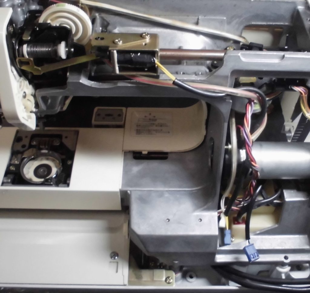 SECIO8500の分解オーバーホールメンテナンス修理｜ジャノメ刺繍ミシン