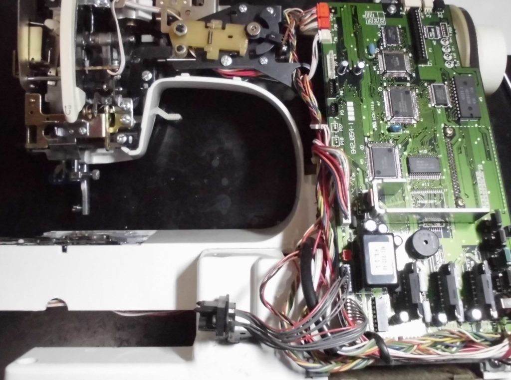 サマンサLの分解オーバーホールメンテナンス修理｜ブラザー刺繍コンピューターミシン