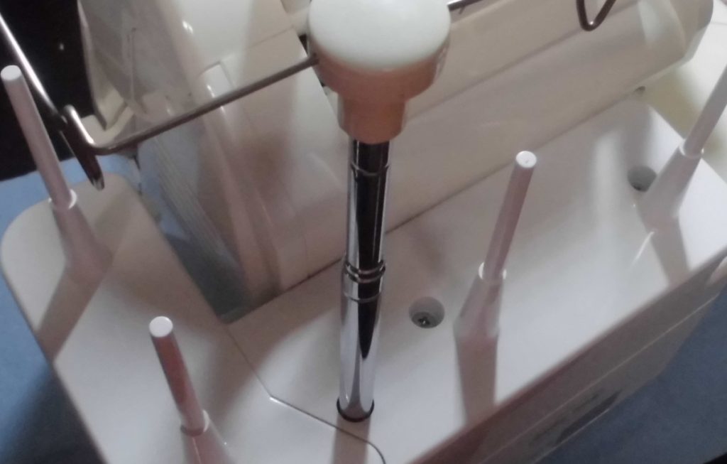 ロックミシンの糸立て棒が破損した|部品交換