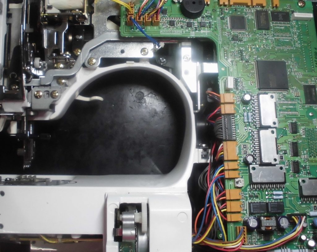 HZL-009の分解オーバーホールメンテナンス修理（JUKIミシン修理）