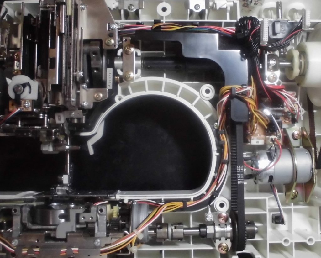 P100の分解オーバーホールメンテナンス修理|ブラザーミシン修理|型番EMS10