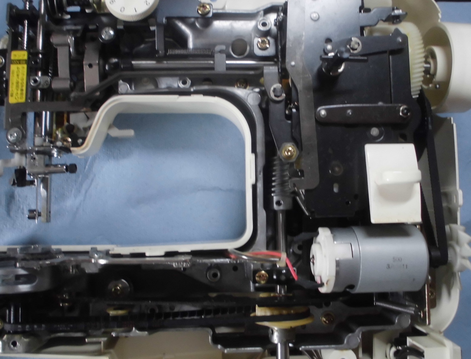 ブラザーミシン EL130 SENSIA7の分解オーバーホールメンテナンス修理